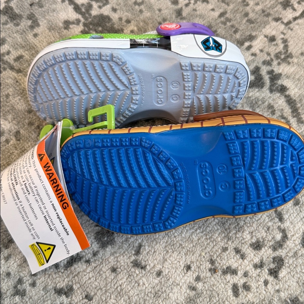 CROCS Kids Toy Story Mix-Matched Clog buzz and woody c10 - Picture 2 of 4